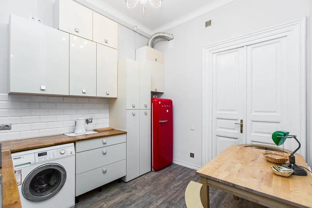 Австрійська Квартира В Центрі На Вулиці Михальчука 5 Lviv Apartment