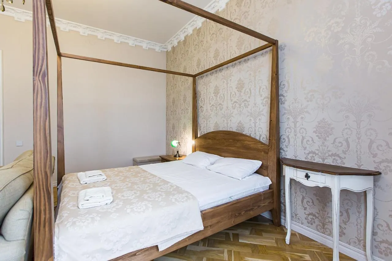 Австрійська Квартира В Центрі На Вулиці Михальчука 5 Lviv Apartment