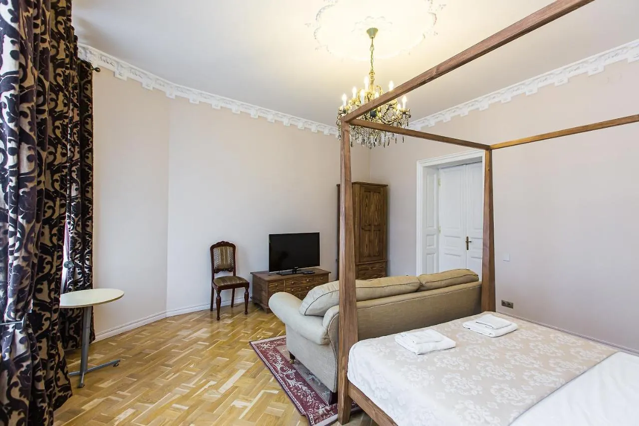 Австрійська Квартира В Центрі На Вулиці Михальчука 5 Lviv 0*,  Ukraine